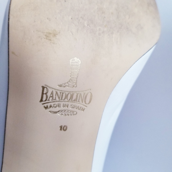 Vintage Bandolino White Leather Pumps - Picture 6 of 8